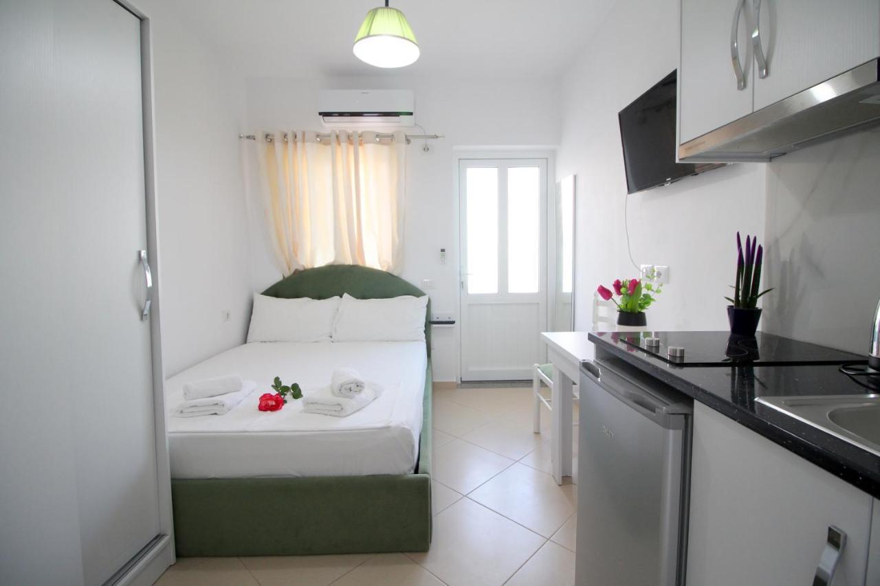 קסאמיל Emerald Inn מראה חיצוני תמונה