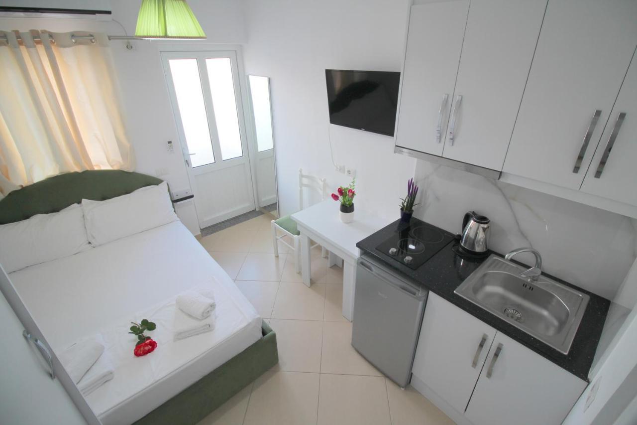קסאמיל Emerald Inn מראה חיצוני תמונה