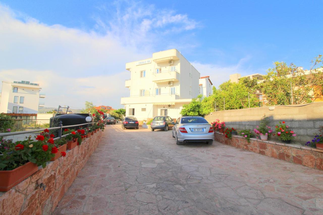 קסאמיל Emerald Inn מראה חיצוני תמונה