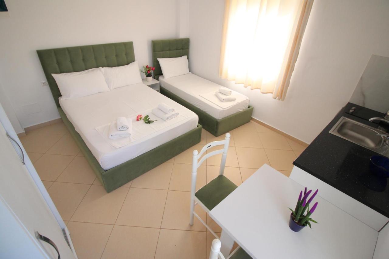 קסאמיל Emerald Inn מראה חיצוני תמונה
