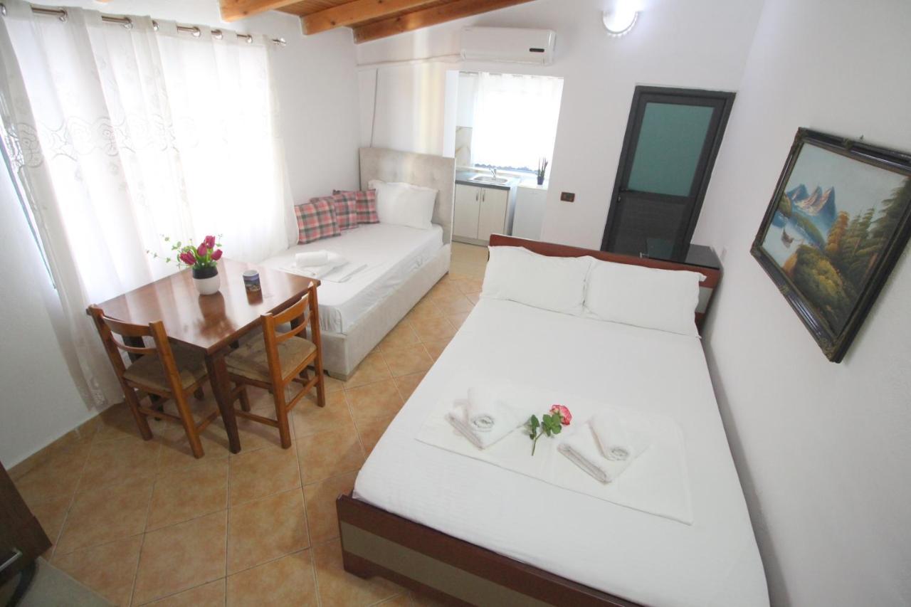 קסאמיל Emerald Inn מראה חיצוני תמונה