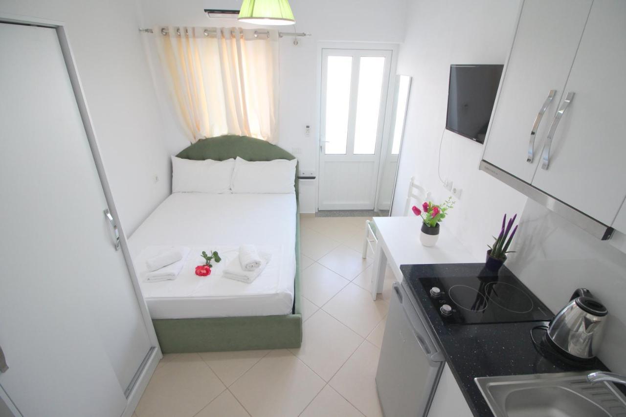 קסאמיל Emerald Inn מראה חיצוני תמונה