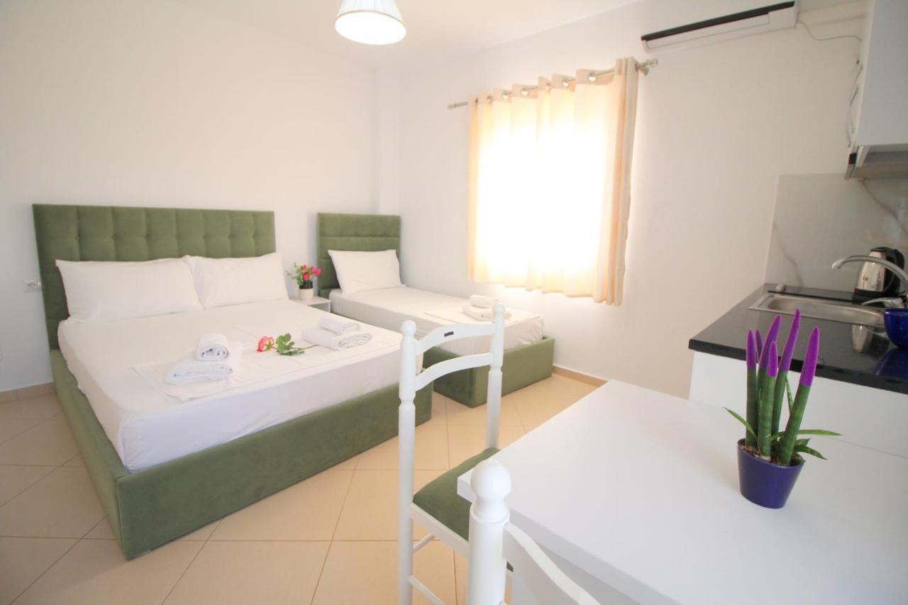 קסאמיל Emerald Inn מראה חיצוני תמונה