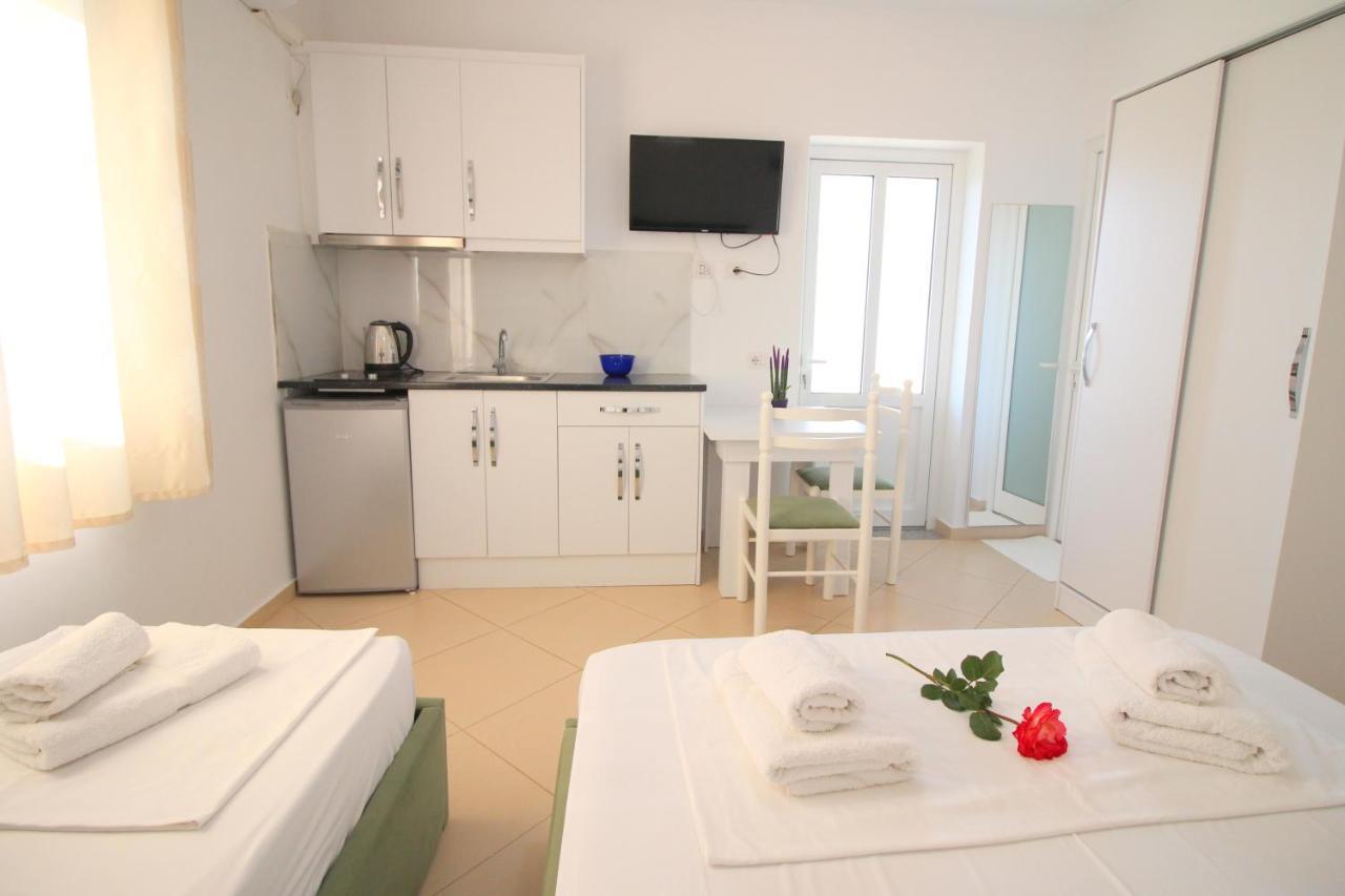 קסאמיל Emerald Inn מראה חיצוני תמונה