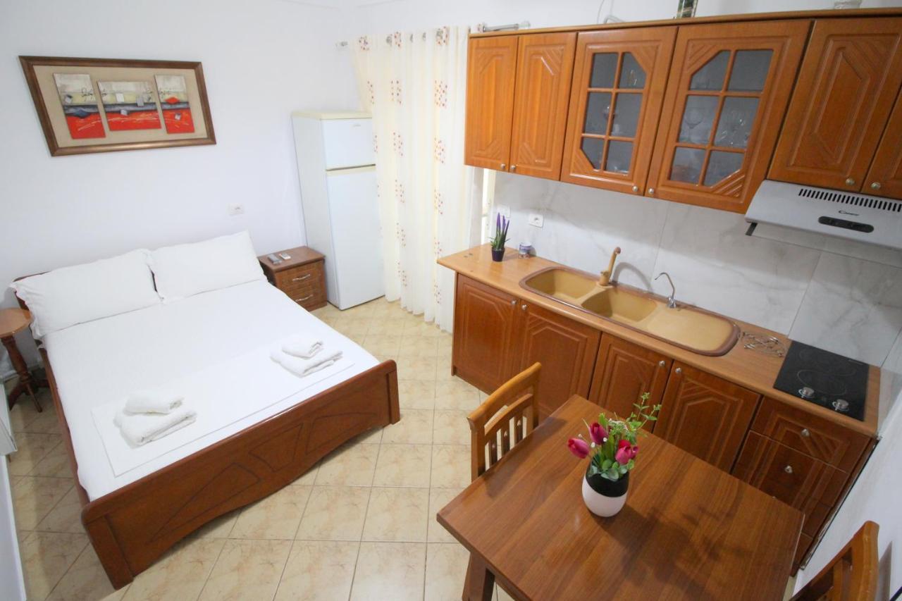 קסאמיל Emerald Inn מראה חיצוני תמונה